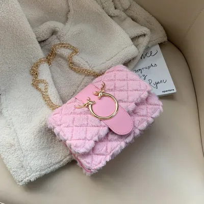 Women Casual Clamshell Chain Design Solid Color Plush Crossbody Bag