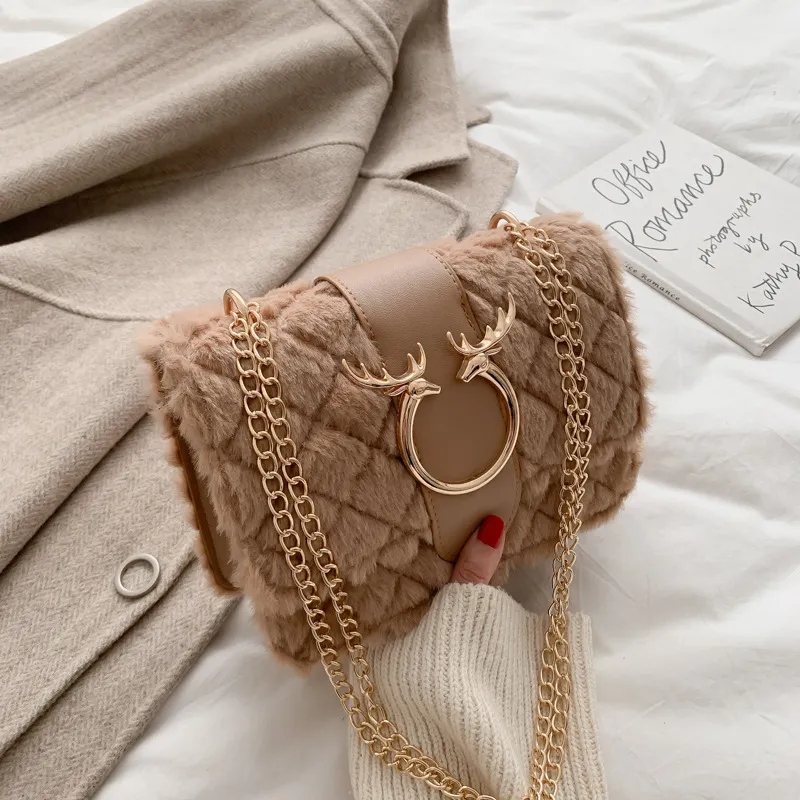 Women Casual Clamshell Chain Design Solid Color Plush Crossbody Bag