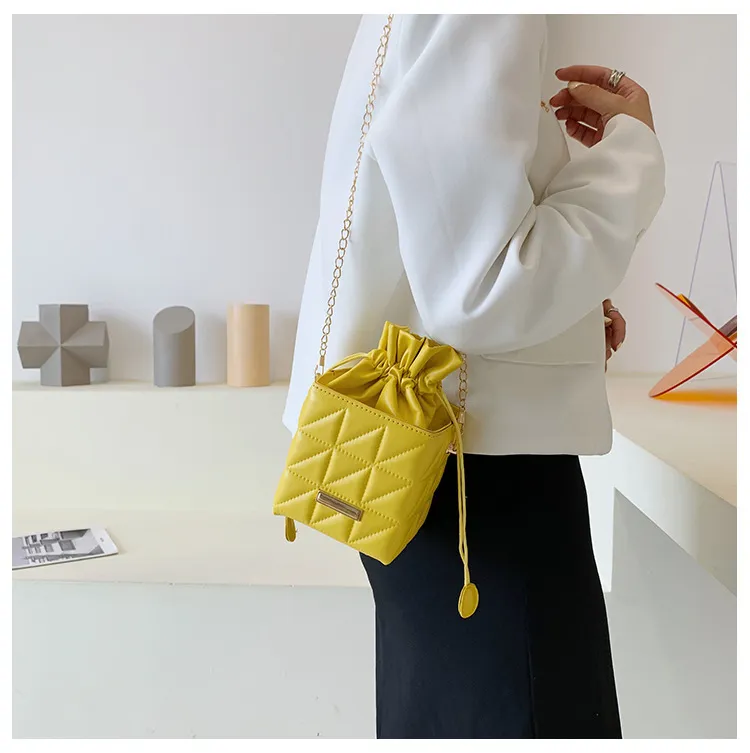 Women Vintage Chain Stitching Design Solid Color Drawstring Crossbody Bag