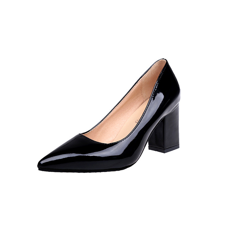 Time and Tru women's Basic Pump - Faux Leather 2.75 Heel