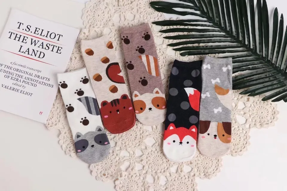 Women Cute Cartoon Animal Pattern Color Blocking Breathable Cotton Mid-Calf Socks