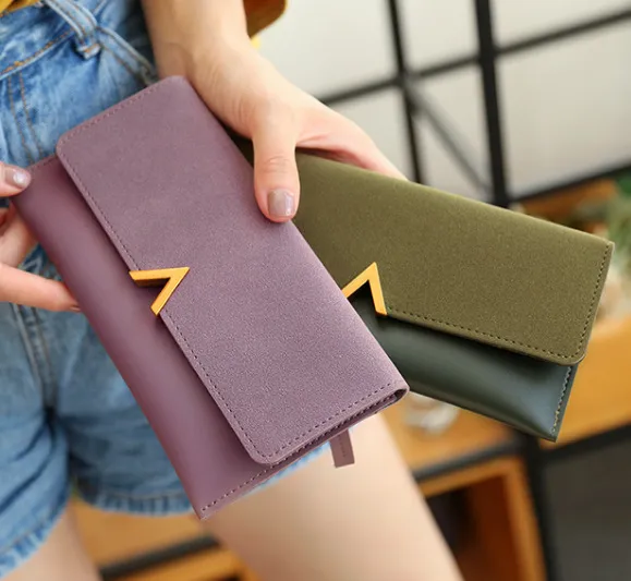 Women Clamshell Color Blocking Frosted PU Leather Purse with Magnetic Buckle