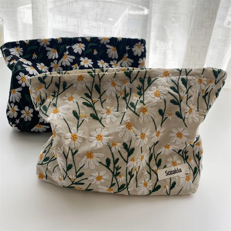 Embroidered Daisy Flower Cosmetic Bag Large Capacity Storage Bag Polyester Small Square