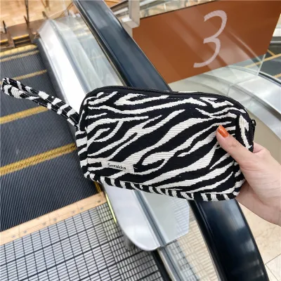Check Color Contrast Large Capacity Cosmetic Bag Leopard Print Storage Bag Street Fashion Canvas Horizontal Square Zipper