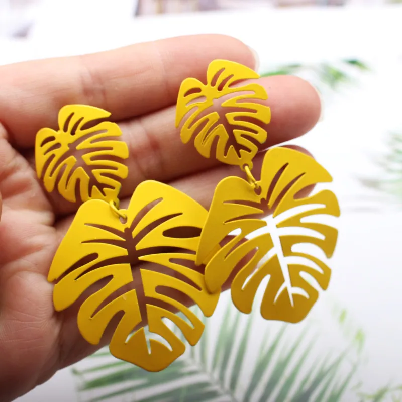 Exaggerated Hollow Leaf Shaped Alloy Earrings for Women