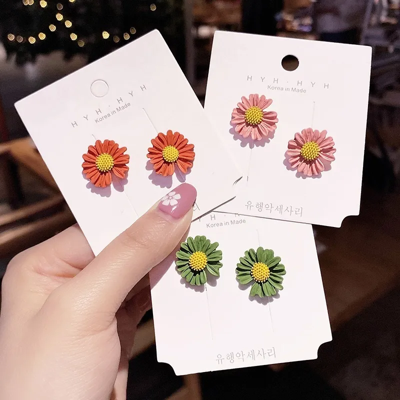 Cute Daisy Shape Stud Earrings for Women Alloy Silver Needle
