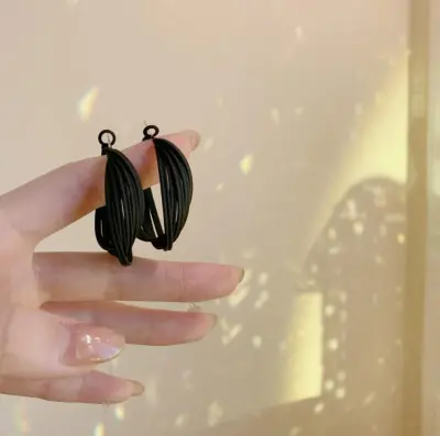 Exaggerated Geometric Twist Design Alloy Hoop Earrings for Women