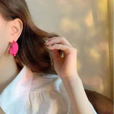 Exaggerated Geometric Twist Design Alloy Hoop Earrings for Women