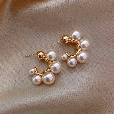 Elegant Women's Chic Pearl Decorative Alloy Stud Hoop Earrings