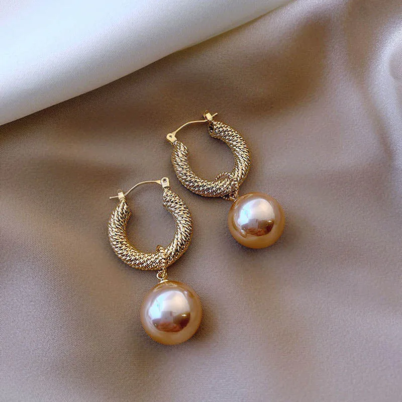 Elegant Women Creative Pearl Pendant Twist Design Alloy Drop Earrings