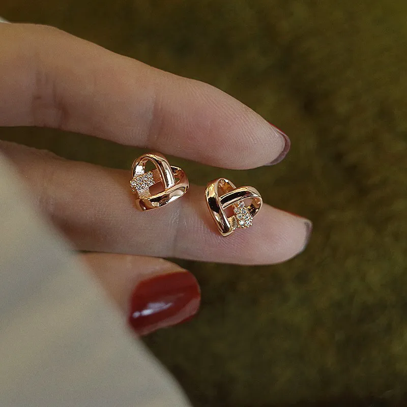 Simple Heart Shaped Twist Design Alloy Stud Earrings