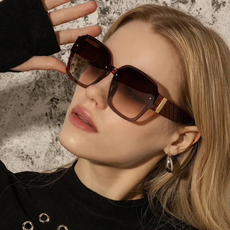Women Vintage Large Frame Gradient Lens Sunglasses