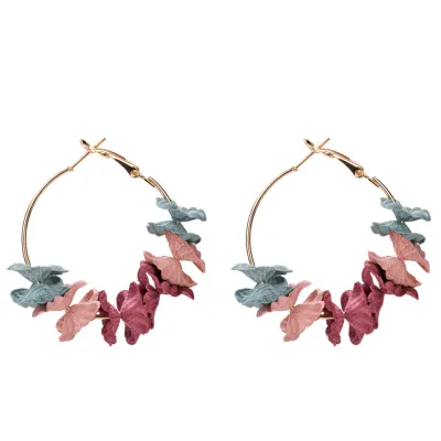 Young Women Simple Flower Hoop Earrings