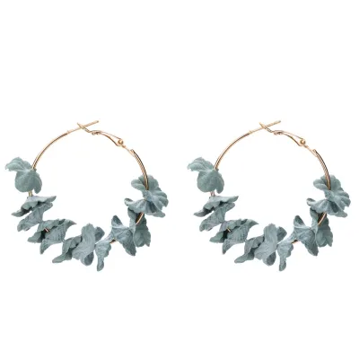 Young Women Simple Flower Hoop Earrings