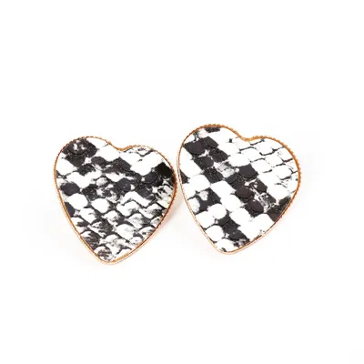 Creative Simple Heart Shaped Leopard Snakeskin Shell Pattern Stud Earrings