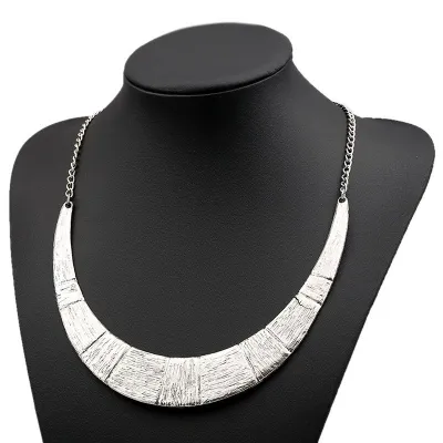 Vintage Women Punk Style Alloy Moon Pendant Necklace 51cm