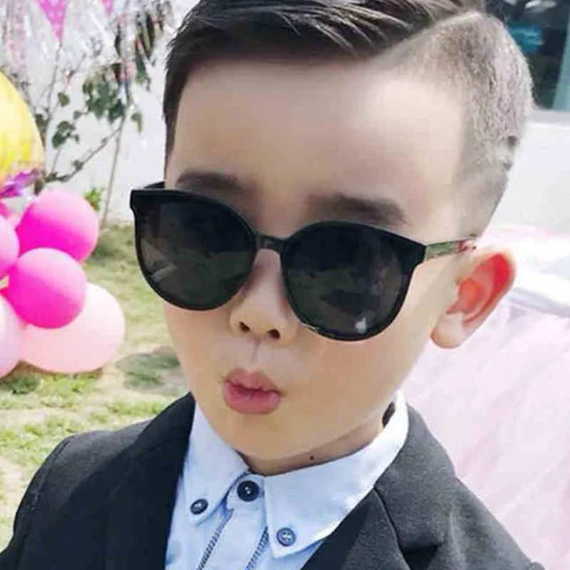 Kids Classic Style Anti-UV Sunglasses, Cute Resin Lens PC Frame