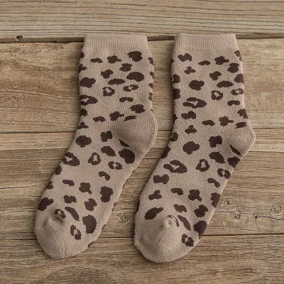 Women Winter Vintage Leopard Pattern Breathable Cotton Socks