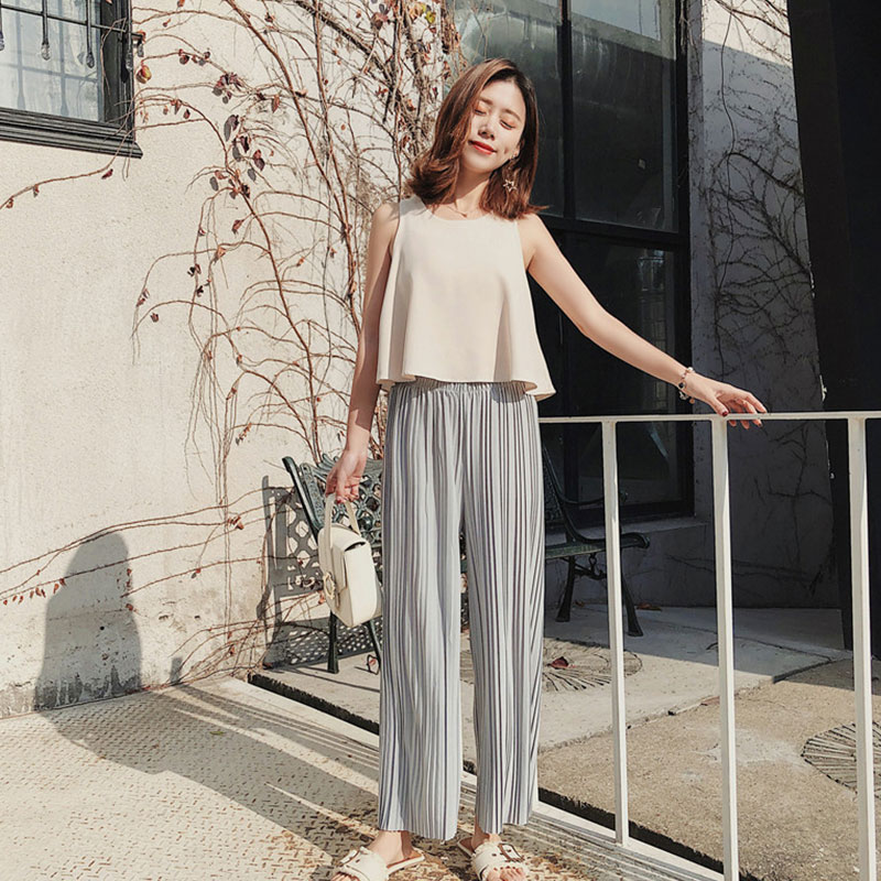 Wholesale M-L Women Solid Color Wide-leg Pleated Chiffon