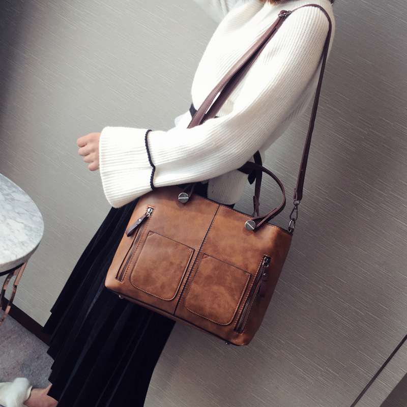 manoutil ハンドバッグ　ラベンダー Amazon.com | Crescent Bag Crossbody Nylon Crossbody Bags for