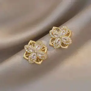 Women Creative Four Leaf Clover Rotatable Design Stud Earrings