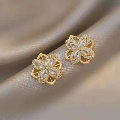 Women Creative Four Leaf Clover Rotatable Design Stud Earrings
