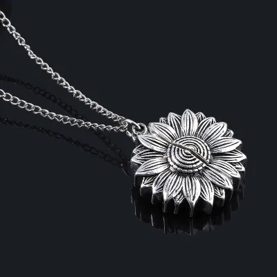 Sunflower Pattern Alloy Pendant Necklace with Box Chain