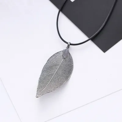 Leaves Pattern Pendant Statement Necklace for Women Alloy Bamboo Chain