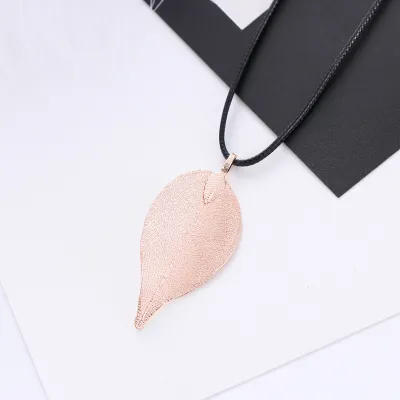 Leaves Pattern Pendant Statement Necklace for Women Alloy Bamboo Chain