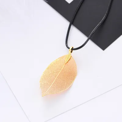 Leaves Pattern Pendant Statement Necklace for Women Alloy Bamboo Chain