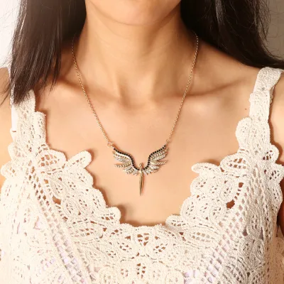 Creative Rhinestone Angel Wings Pendant Necklace for Women