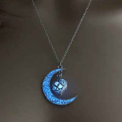 Luminous Moon Geometric Heart-shaped Pendant Necklace for Unisex