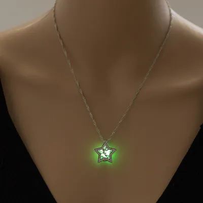 Luminous Star Decor Women Alloy Pendant Necklace with Bamboo Chain
