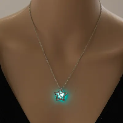 Luminous Star Decor Women Alloy Pendant Necklace with Bamboo Chain