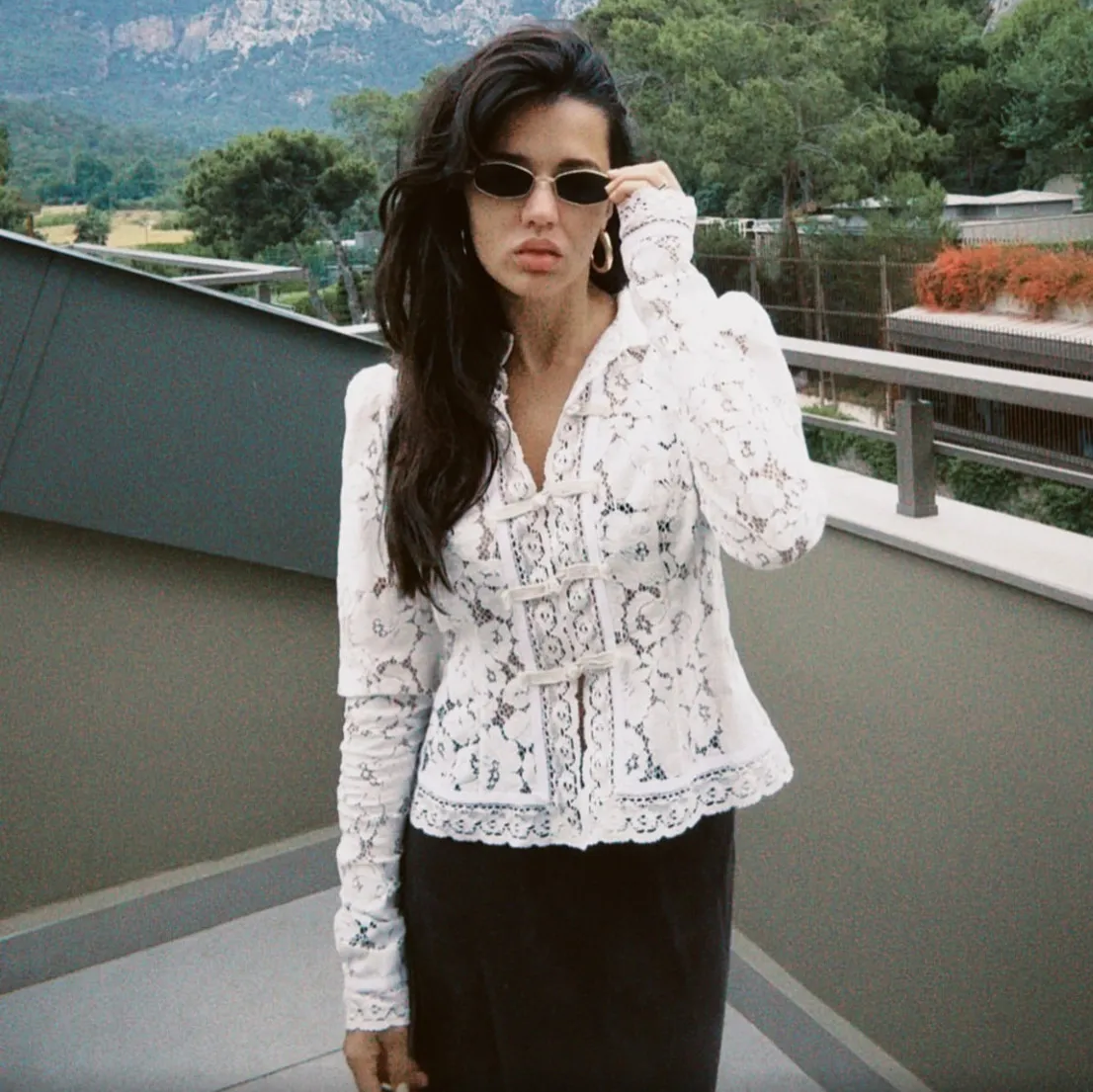 Women Elegant Lace Crochet Long-Sleeve Slim-Fit Blouse