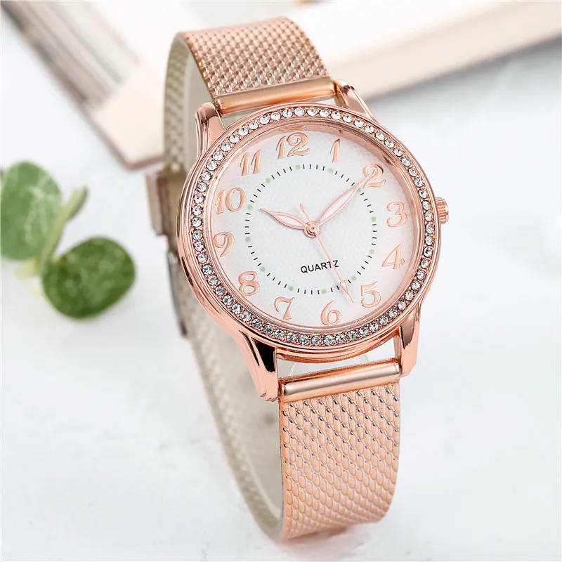 Women's Fashion Rhinestone Luminous Quartz Watch with Silicone Strap
