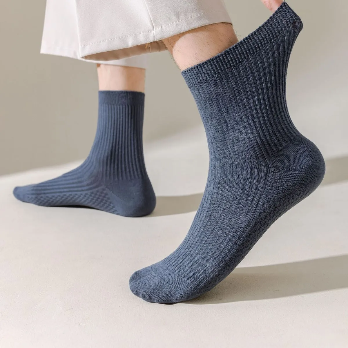 Men's Fashion Solid Color Double Needle Cotton Mid-Calf Socks for Autumn Winter