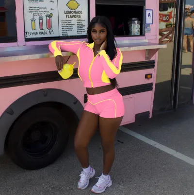 Women Athleisure Contrast Color Stitching Long Sleeve Zipper Jacket Tight Shorts Two-Piece Set