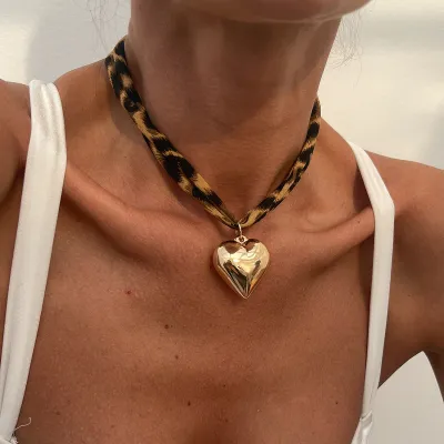Women Beach Leopard Starfish Pendant Necklace Fashion Vacation Jewelry