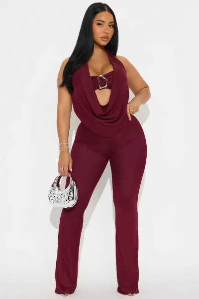 Women Fashion Sexy Solid Color Metal Decorated Halter-Neck Tank Top Slim-Fit Pants Two-Piece Set