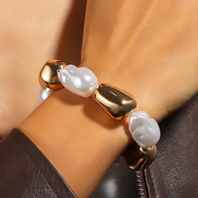 Women's Fashion Exaggerated Irregular Beads Pearl Stretch Bracelet