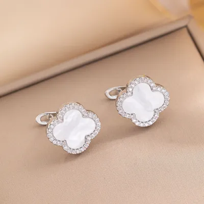 Four-Leaf Clover Clip Earrings Copper Plated 18K Gold Light Luxury