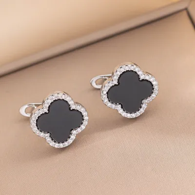 Four-Leaf Clover Clip Earrings Copper Plated 18K Gold Light Luxury