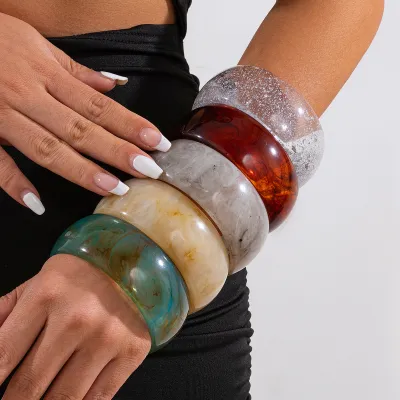 Women Fashion Retro Irregular Acrylic Round Bracelet
