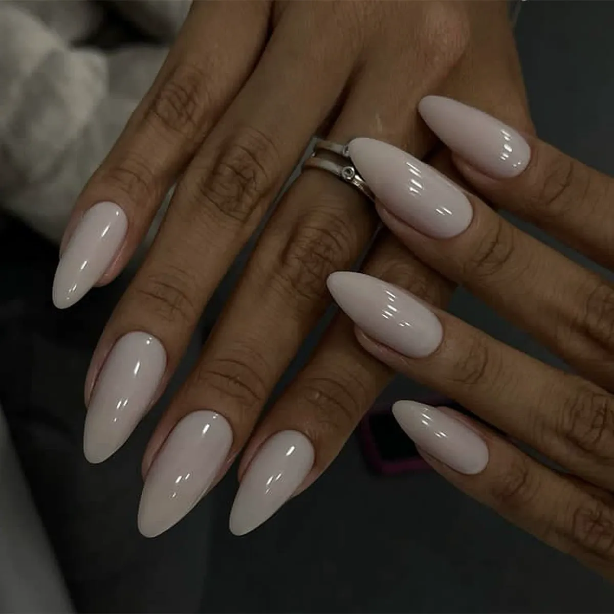 Fashion Solid Color Almond-Shaped Art Fake Nails Long Tip Simple