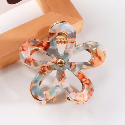 Fashion Hollow Floral Grip Hair Clip, Women's PVC Natural Sweet Style
