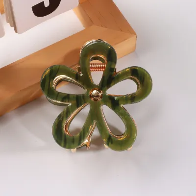 Fashion Hollow Floral Grip Hair Clip, Women's PVC Natural Sweet Style