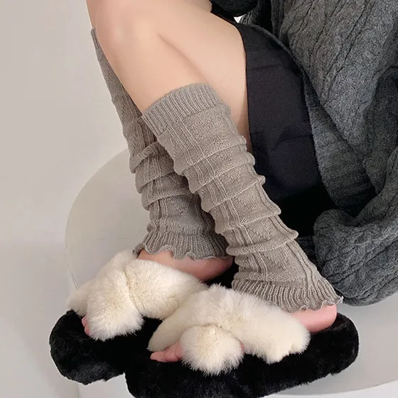 Women Fashion Solid Color Knitted Mid-Calf Socks