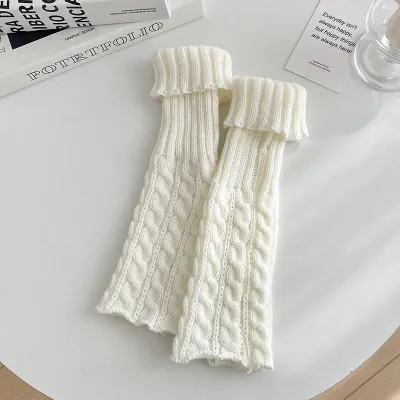 Women Fashion Solid Color Turn-Up Twist Knitted Mid-Calf Socks