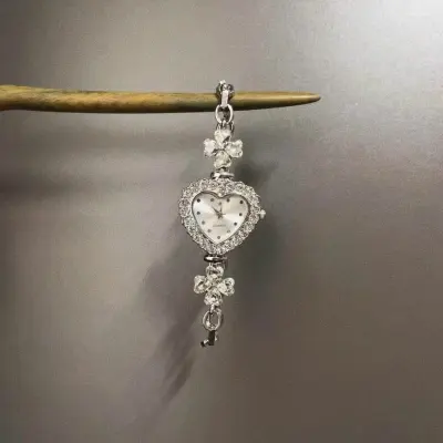 Antique Vintage Full Rhinestone Adjustable Bracelet Watch for Women Light Luxury Heart Geometric Alloy